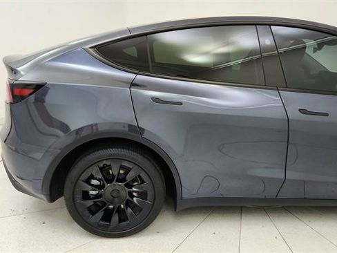 Used 2025 Tesla Model Y Long Range image 7