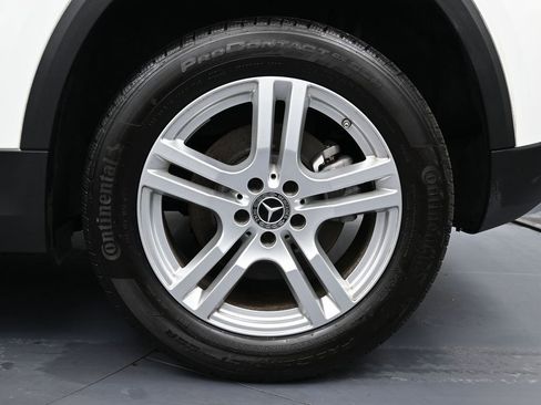 Used 2022 Mercedes-Benz GLA 250 w/ Premium Package Lite image 10