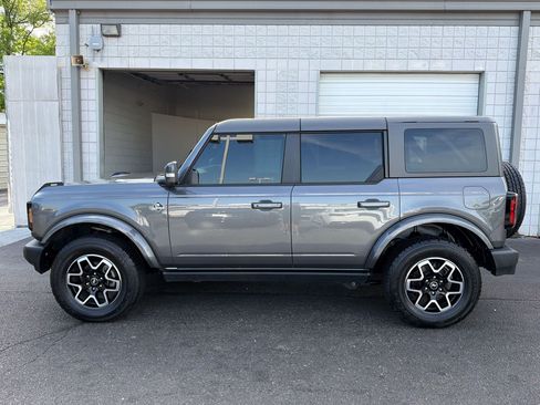 Used 2024 Ford Bronco Outer Banks AWD/4WD image 2