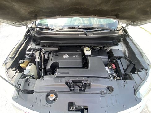 Used 2013 Nissan Pathfinder SL FWD image 24
