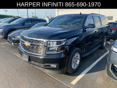 Used 2018 Chevrolet Suburban LT RWD image 1
