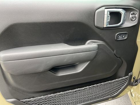 New 2026 Jeep Gladiator Sport image 10