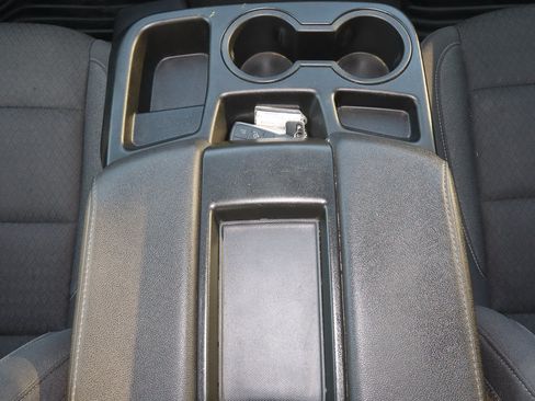Used 2024 Chevrolet Silverado 1500 LT AWD/4WD image 20