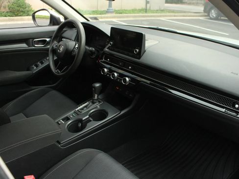 Used 2022 Honda Civic LX image 25
