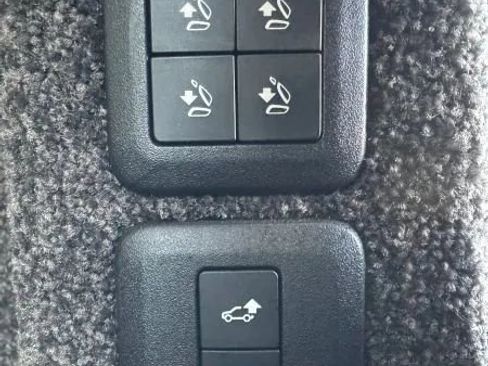 Used 2018 Land Rover Range Rover HSE image 47