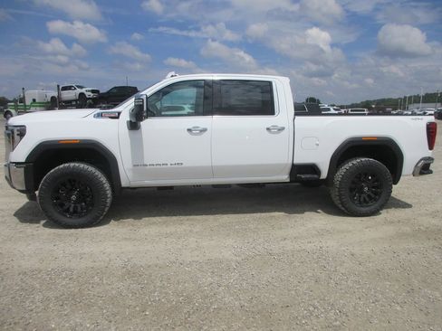New 2026 GMC Sierra 2500 SLT w/ SLT Convenience Package AWD/4WD image 9