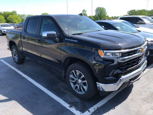 Used 2026 Chevrolet Silverado 1500 LT AWD/4WD image 3