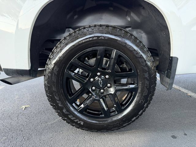Used 2023 Chevrolet Silverado 1500 LT AWD/4WD image 45