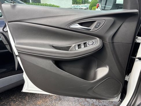 Used 2025 Buick Encore GX Preferred FWD image 18