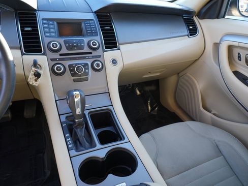 Used 2018 Ford Taurus SE image 21