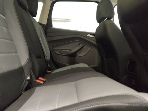 Used 2015 Ford Escape SE FWD image 19