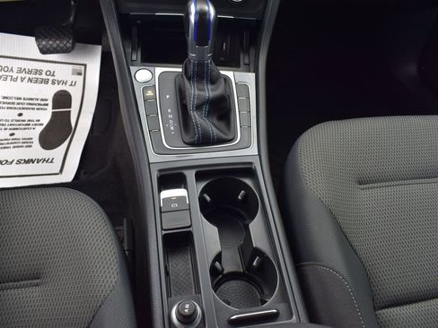 Used 2019 Volkswagen e-Golf SE w/ Driver Assistance Package image 13