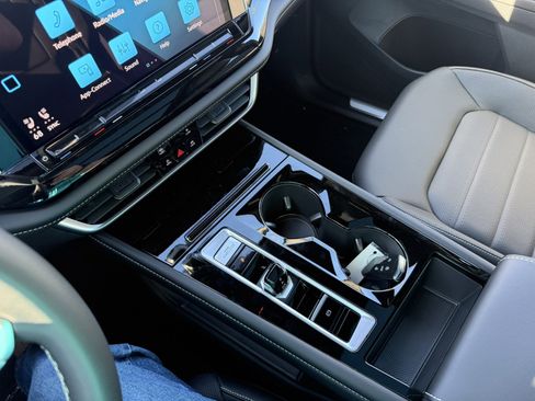 New 2026 Volkswagen Atlas Cross Sport SEL image 18