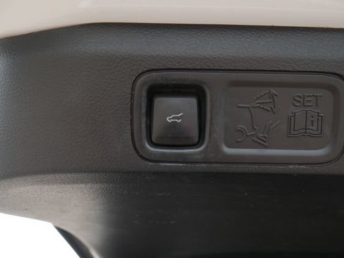 Used 2021 Ford Expedition Limited AWD/4WD image 12