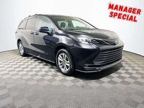 Used 2023 Toyota Sienna XLE Woodland Edition AWD/4WD image 1