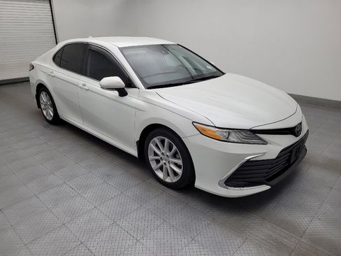 Used 2021 Toyota Camry XLE FWD image 11