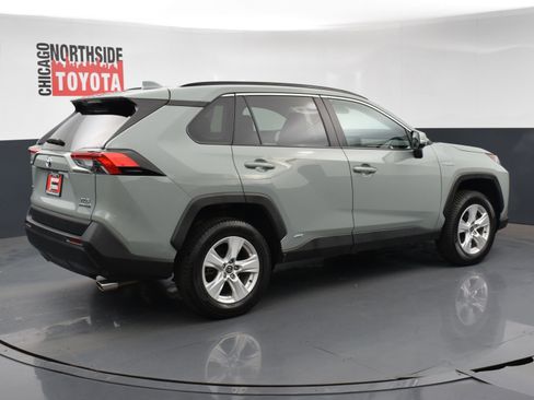 Used 2021 Toyota RAV4 XLE image 4