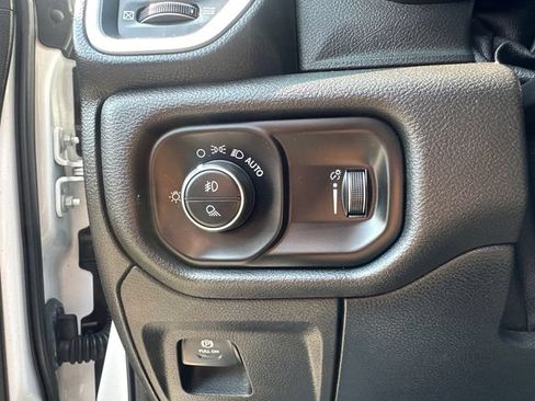 Used 2020 RAM 1500 Big Horn AWD/4WD image 25
