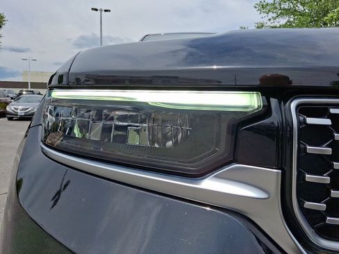 Used 2023 Jeep Grand Cherokee Summit AWD/4WD image 9