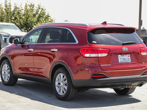 Used 2016 Kia Sorento LX w/ LX Convenience Package FWD image 7
