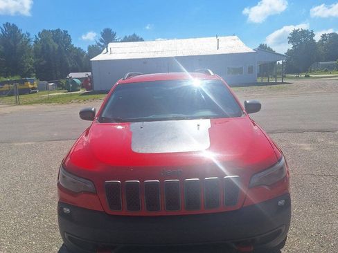 Used 2019 Jeep Cherokee Trailhawk w/ Cold Weather Group AWD/4WD image 2