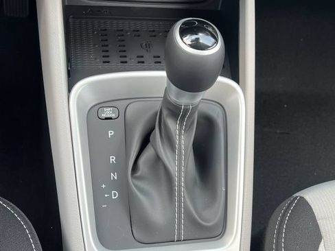 New 2026 Hyundai Venue SEL FWD image 18