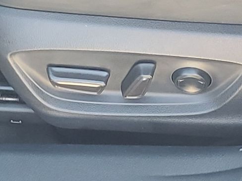 Used 2020 Toyota Camry XSE image 29