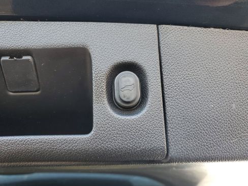 Used 2019 Chevrolet Tahoe LT image 33