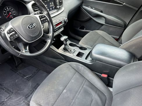 Used 2020 Kia Sorento S image 10