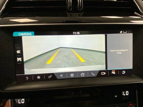 Used 2018 Jaguar XE S image 33