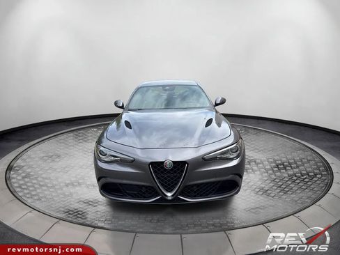 Used 2018 Alfa Romeo Giulia Quadrifoglio w/ Driver Assist Dynamic Package RWD image 8