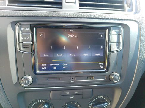 Used 2014 Volkswagen Jetta S FWD image 12