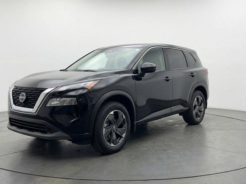Used 2025 Nissan Rogue SV image 3