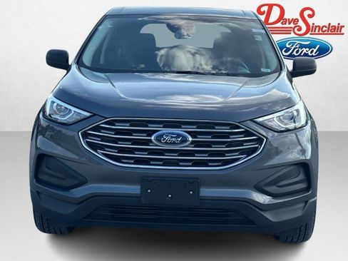 Used 2021 Ford Edge SE w/ Cargo Accessory Package FWD image 2