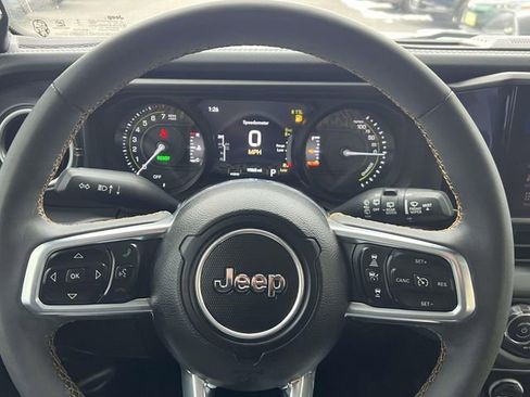 Used 2024 Jeep Wrangler Unlimited Sahara w/ Safety Group AWD/4WD image 31