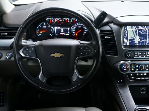 Used 2015 Chevrolet Suburban LT image 10