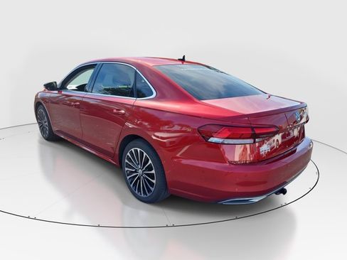 Certified 2022 Volkswagen Passat 2.0T image 34