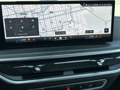 Used 2024 BMW X7 xDrive40i AWD/4WD image 14