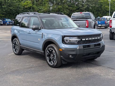 New 2025 Ford Bronco Sport Outer Banks w/ Outer Banks Tech Package+ image 2