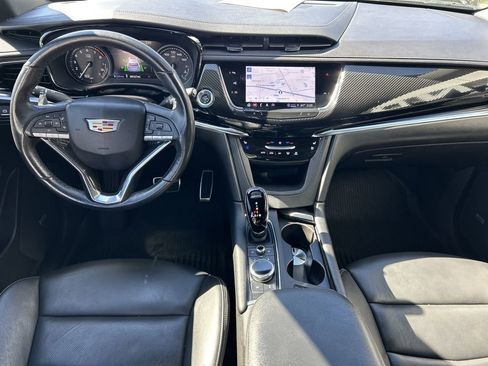 Used 2023 Cadillac XT6 Sport w/ Technology Package image 13