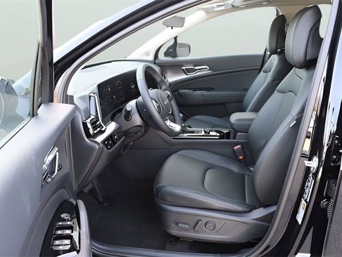 New 2025 Kia Sportage SX image 13