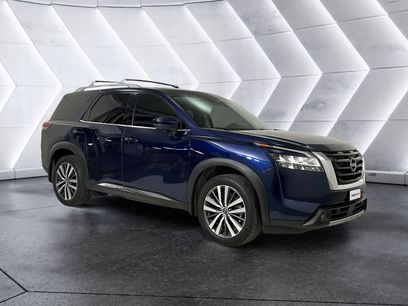 Used 2022 Nissan Pathfinder Platinum w/ Lighting Package (N92)