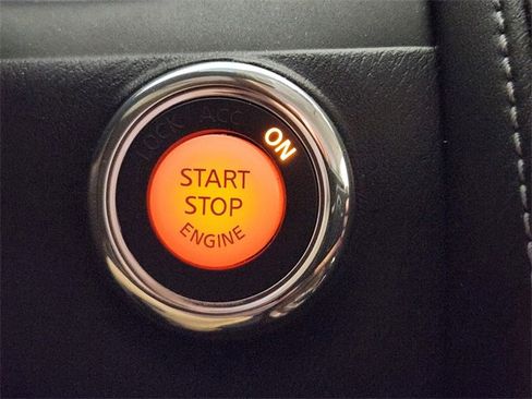 Used 2017 Nissan Armada SL w/ Interior Lighting Package image 21