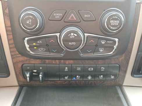 Used 2015 RAM 2500 Longhorn w/ Convenience Group AWD/4WD image 21