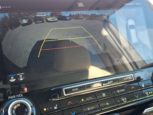 Used 2021 Toyota Highlander Limited image 20