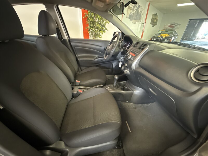 Used 2012 Nissan Versa SV w/ Convenience Pkg FWD image 17