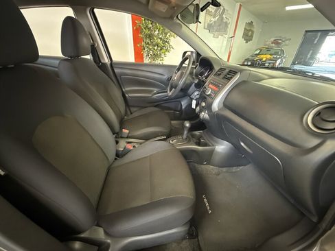 Used 2012 Nissan Versa SV w/ Convenience Pkg image 17