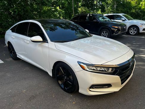 Used 2018 Honda Accord Sport image 6
