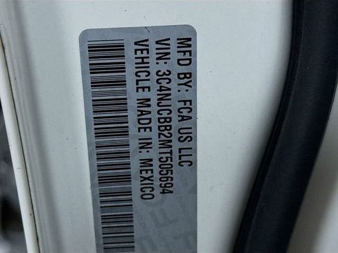 Used 2021 Jeep Compass Latitude FWD image 36