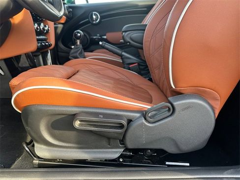 Used 2024 MINI Cooper Convertible w/ Signature Upholstery Package image 32